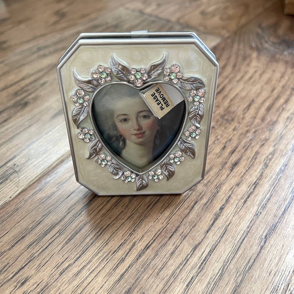 JAY STRONGWATER Duchess Heart Frame Cammy Crystal Pearl pristine condition. - Picture 2 of 13